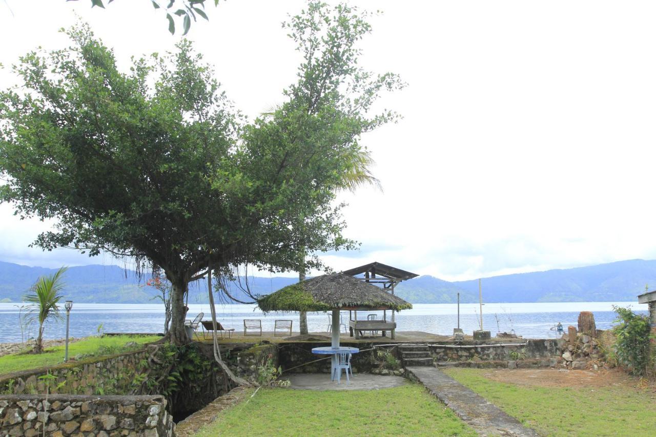 Sony Cottage Samosir Island Exterior photo