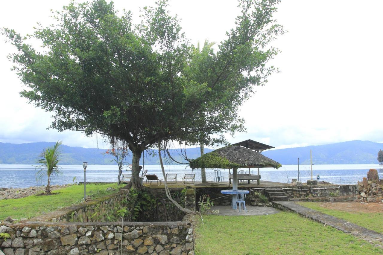 Sony Cottage Samosir Island Exterior photo
